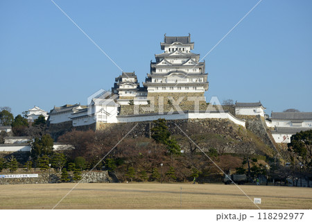 姫路城　天守閣遠景　兵庫県姫路市 118292977