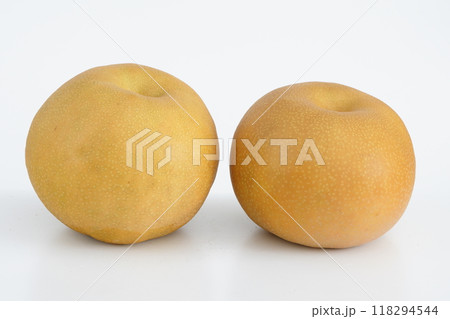 美味しそうな梨 加賀しずく　石川県産 118294544