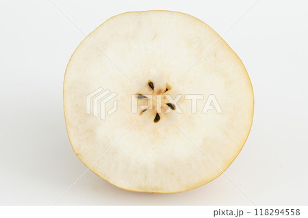 美味しそうな梨 加賀しずく　石川県産 118294558