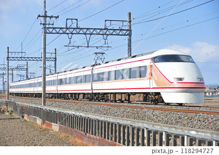 東武日光線　新古河ー栗橋　東武鉄道　100系　104F　スペーシア 118294727