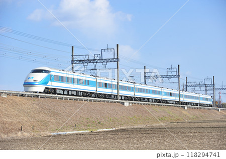 東武日光線　栗橋ー新古河　東武鉄道　100系　104F　スペーシア 118294741