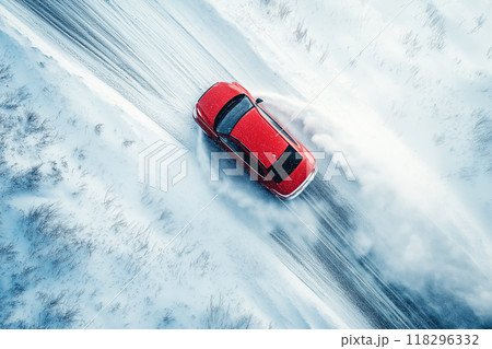 雪道をを走行するクルマ 118296332