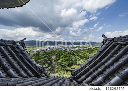 伊賀上野城(三重県)天守閣3階から北方面の眺望 伊賀上野城(三重県)天守閣3階から北方面の眺望 118298305