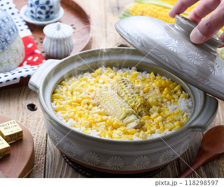 土鍋で炊いた とうもろこしご飯 118298597