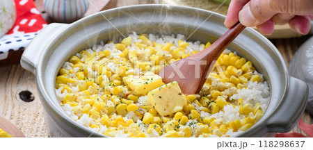 土鍋で炊いた とうもろこしご飯 118298637