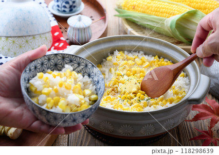 土鍋で炊いた とうもろこしご飯 土鍋で炊いた とうもろこしご飯 118298639
