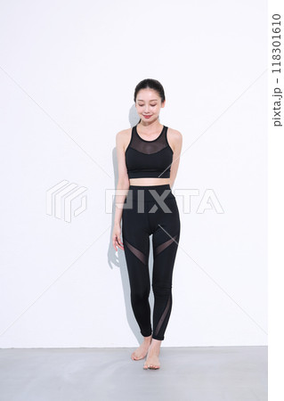 スポーツウェアの女性 スポーツウェアの女性 118301610