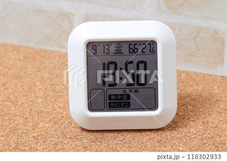 時計、時間、デジタル、表示、置時計、タイム、日用品、生活雑貨、数字、時刻、管理、スケジュール 118302933