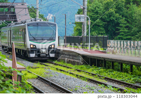 姨捨駅に停車するリゾートビューふるさと【千曲市】 姨捨駅に停車するリゾートビューふるさと【千曲市】 118303044