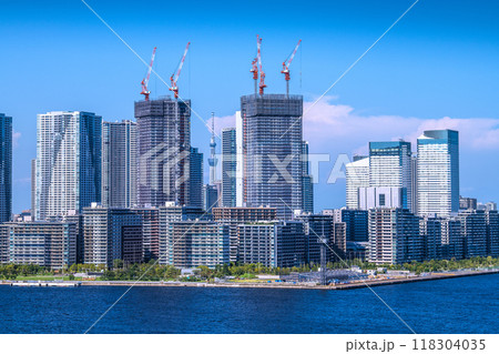 日本の東京都市景観 東京・晴海などのタワーマンションを望む 日本の東京都市景観 東京・晴海などのタワーマンションを望む 118304035