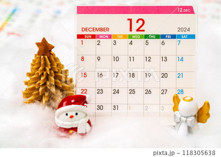 12月カレンダー　クリスマスイメージ 118305638
