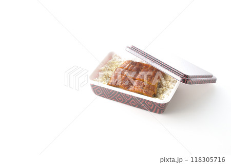 うなぎ弁当を白背景で撮影 うなぎ弁当を白背景で撮影 118305716