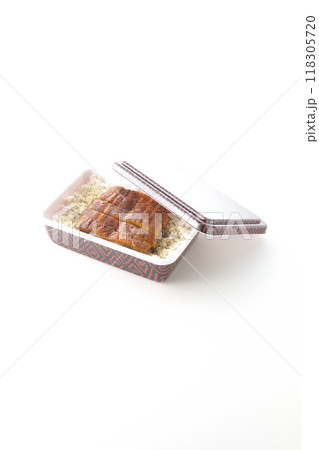 うなぎ弁当を白背景で撮影 うなぎ弁当を白背景で撮影 118305720