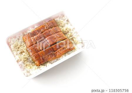 うなぎ弁当を白背景で撮影 うなぎ弁当を白背景で撮影 118305756