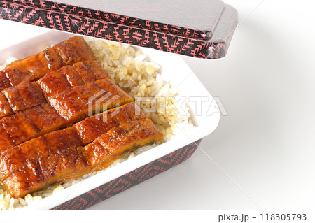うなぎ弁当を白背景で撮影 うなぎ弁当を白背景で撮影 118305793