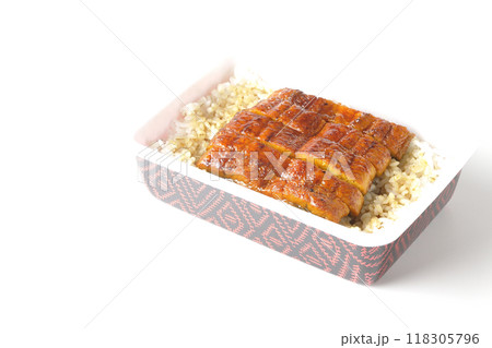 うなぎ弁当を白背景で撮影 118305796
