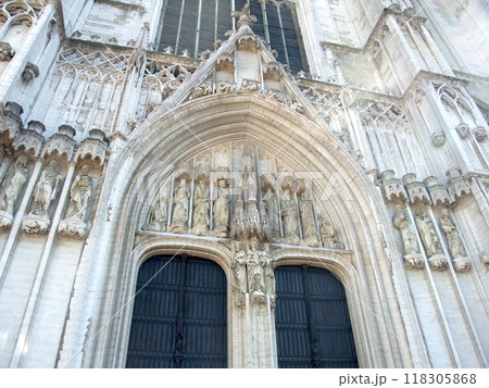 サンミッシェル大聖堂(ブリュッセル/ベルギー) ゴシック様式 外観 サンミッシェル大聖堂(ブリュッセル/ベルギー) ゴシック様式 外観 118305868