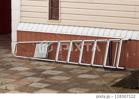 Aluminum step ladder 118307122