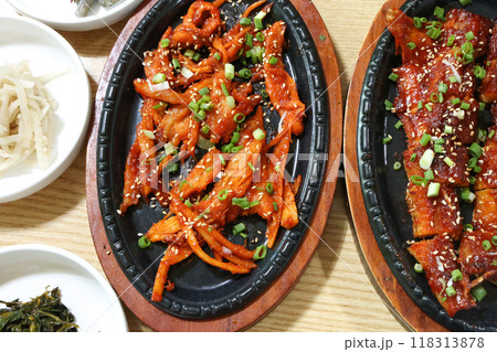 korea food. grilled deodeok root, mountain herb whose roots have restorative properties 118313878