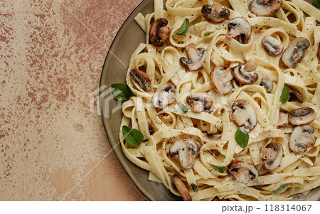 fettuccine with champignons, basil, in cream sauce, homemade, no people, fettuccine with champignons, basil, in cream sauce, homemade, no people, 118314067