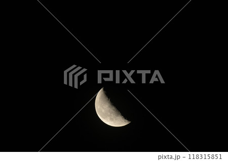 月齢23.2、下弦を過ぎた文月の月 118315851