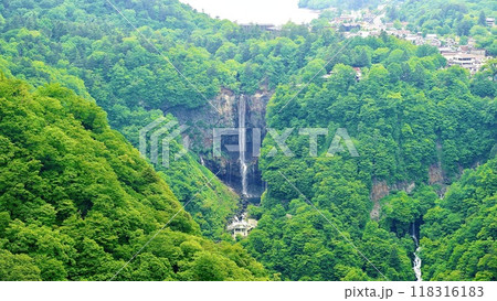 華厳の滝と中禅寺湖 華厳の滝と中禅寺湖 118316183