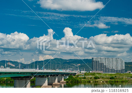 枚方大橋と高槻市のマンション　 118316925