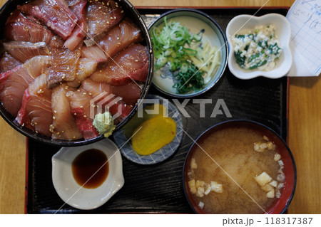居酒屋ランチぶり漬け丼（青森県） 118317387