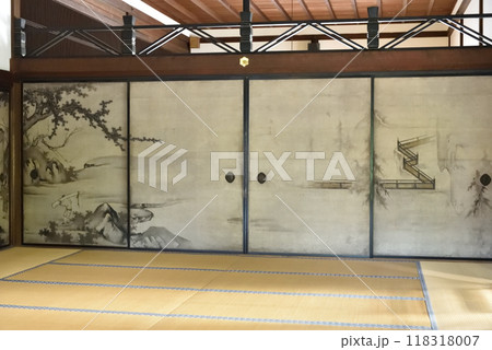 建仁寺　衣鉢の間　「琴棋書画図襖」 118318007