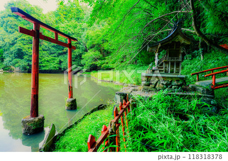 奈良県桜井市三輪所在するパワースポット八大竜王 辯財天 大神 龗神神社を撮影 奈良県桜井市三輪所在するパワースポット八大竜王 辯財天 大神 龗神神社を撮影 118318378