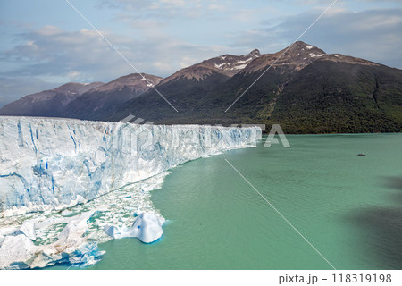 Perito Moreno glacier and Lago Argentina 118319198
