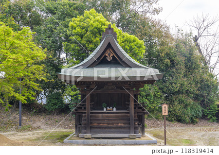 薬師寺 青紅葉と龍王社 薬師寺 青紅葉と龍王社 118319414