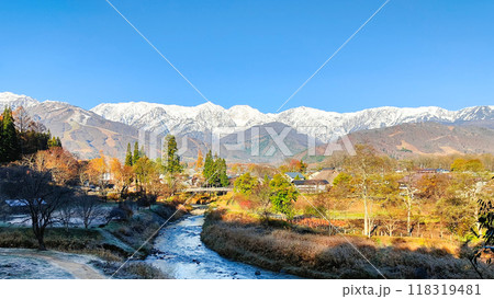 秋の白馬村 118319481