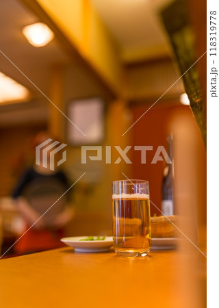 居酒屋でバイト 居酒屋でバイト 118319778