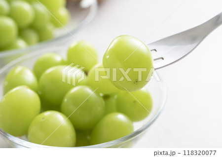 新鮮なシャインマスカット 118320077
