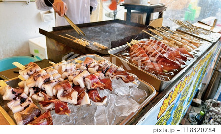 旅行で食べた海鮮市場の海鮮串焼き 旅行で食べた海鮮市場の海鮮串焼き 118320784