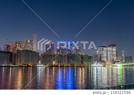 【夜景素材】豊洲ぐるり公園から見る東京の夜景【東京都】 118321598