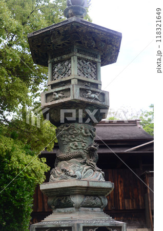 鞆の浦沼名前神社参道の青銅燈籠-4 鞆の浦沼名前神社参道の青銅燈籠-4 118321649