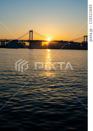 【夕焼け素材】豊洲ぐるり公園から見る夕焼け【東京都】 【夕焼け素材】豊洲ぐるり公園から見る夕焼け【東京都】 118321685
