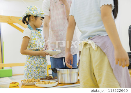 食育 調理実習イメージ 食育 調理実習イメージ 118322660