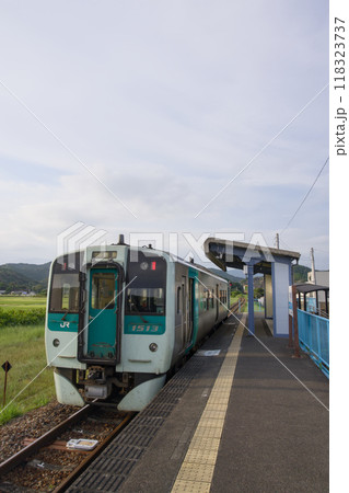 阿波海南駅とワンマンカー　徳島県 118323737