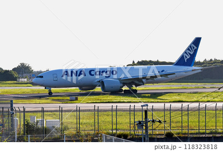 ANA77Fカーゴ十余三タキシング 118323818