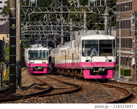 新京成線を走行中にすれ違う新京成電鉄 8800形 新京成線を走行中にすれ違う新京成電鉄 8800形 118323847