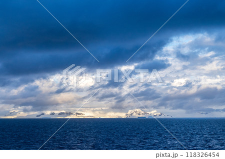 Antarctic landscape in the Gerlache Strait Antarctic landscape in the Gerlache Strait 118326454