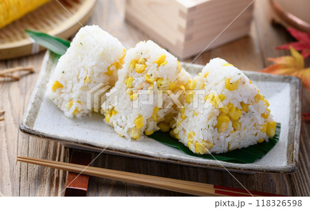 とうもろこしおにぎり とうもろこしおにぎり 118326598