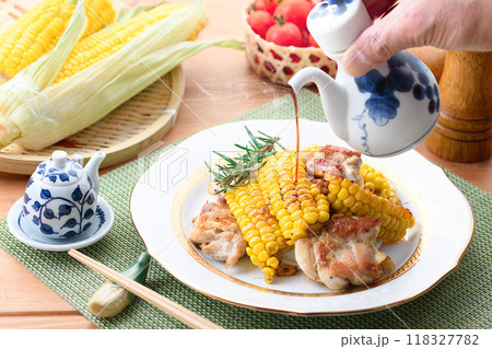 とうもろこしと鶏肉の照り焼き （ とうもろこし アレンジ料理 ） 118327782