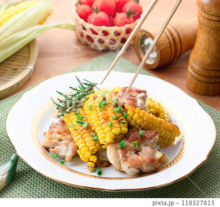 とうもろこしと鶏肉の照り焼き （ とうもろこし アレンジ料理 ） 118327813