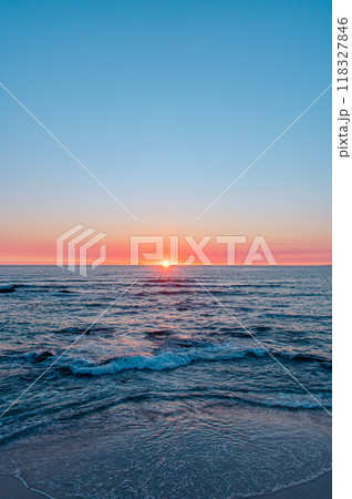 綺麗な夕焼けの海 綺麗な夕焼けの海 118327846