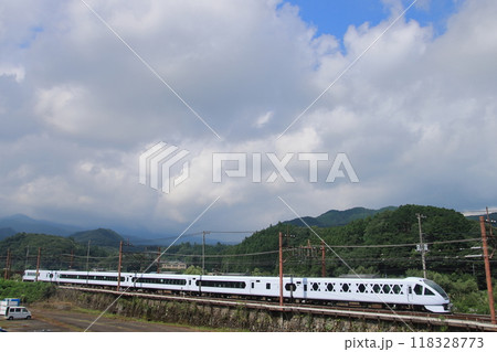 東武日光線を走行するフラグシップ特急N100系スペーシアX_2024/9/9撮影 118328773