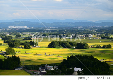 花巻八景 円万寺観音山から見る秋の水田地帯  118331253